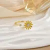 Anillo Giratorio de Nicho Personalizado para Mujer con Circonita Microincrustada, Elegante y Fresco, Sensación de Alta Gama, Joyería Versátil de Anillo Redondo con Diamantes Completos