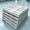 Suministrado directamente por el fabricante, el riel de almohadilla para capacitores tiene una estructura robusta, es impermeable y a prueba de polvo, y ofrece buena protección con ranuras preincrustadas para capacitores.