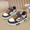 Zapatos Deportivos Infantiles 2026 Primavera/Otoño Nuevos Zapatos para Niños Antideslizantes Ligeros Niños Medianos/Grandes Zapatos Casuales Zapatos de Skate para Niñas Modernos