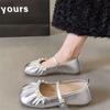 Sapatos Femininos Mary Shallow 2025 Nova Coleção Primavera e Outono Sapatos Flats Loafers de Noite Estilo Francês com Solado Macio Sapatos Pequenos de Couro Prateados para Mulheres