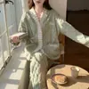 Pijama de Terciopelo Coral para Mujer en Otoño e Invierno Nuevo Estilo Forrado de Felpa Engrosado Cálido Dulce Franela Se Puede Usar Fuera de Casa Conjunto de Ropa para el Hogar