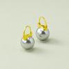 Pendientes de perlas esmaltadas Shijia de alta calidad con nueva moda japonesa y coreana de Qingdao, pequeños y sencillos con hebilla para las orejas que combinan con todo para mujer