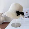 Chapéu Bacia de Malha com Corrente de Pérolas Estilo Hepburn para Mulheres, Chapéu de Pescador Elegante Versátil de Verão, Chapéu de Palha com Proteção Solar