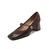 Sapatos de couro Mary Jane com textura retrô estilo Hong Kong, costura em pele de cabra, fivela dourada pequena, salto alto grosso, bico quadrado, primavera 2024