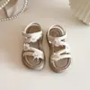 Sandálias Infantis Sapatos de Princesa para Meninas 2026 Verão Novo Sandálias de Praia Abertas para Crianças Sapatos de Solado Macio para Crianças Maiores