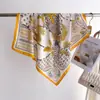 Bufanda de Seda con Estampado Salvaje de Moda Bufanda Cuadrada Chal de Alto Nivel Bufanda Cuadrada Pequeña Versátil Profesional Bufanda para Mujer