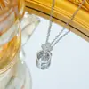 Collar con Colgante de Trébol de Cuatro Hojas de Nuevo Estilo Incrustado con Diamantes, Diseño de Nicho de Lujo Ligero, Sensación de Alta Gama, Versátil para el Trabajo, Joyería para la Clavícula