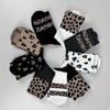 Calcetines de Moda Trendy a Rayas y Estampado de Leopardo Lindos en Toda la Superficie para Otoño e Invierno, Longitud Media, Antibacterianos 7A, Populares Transfronterizos para Mujer
