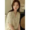 26º Set de Pijama de Primavera Nuevo para Mujer, Ropa de Casa de Satén de Rayón, Estampado de Mariposas Grises, Cuello Solapa, Manga Corta, Pantalones Largos