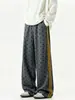 Calça de moletom esportiva estilo americano com estrelas e listras para homens, design moderno de três listras, calça casual, caimento solto, versátil, calça de perna larga com bom caimento