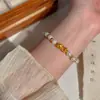Pulseira de Pérolas para Mulheres, Pulseira de Madrepérola, Pulseira de Contas Douradas, Presente de Feriado para Namorada, Elegante de Nicho, Pulseira Versátil