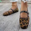 ¡Artículos populares de talla grande! ~¡Se puede hacer dropshipping con etiquetado! Zapatos Planos Mary Jane Dulces de Mujer con Hebilla y Estampado de Leopardo