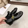 Sapatilhas femininas retrô de metal com velcro, nova coleção de outono 2026, sapatos de salto para noite que aumentam a altura, sapatos pequenos de couro, estilo coreano