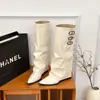 Botas de salto alto bloco até o joelho, bico não fino, para usar com calça, botas de equitação, com altura oculta, botas longas, botas femininas, panturrilha larga, cano alto, circunferência do cano grande
