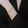 Pulsera de Flor de Trébol Incrustada con Diamantes, Estilo Retro Europeo y Americano, Pulsera de Moda Exquisita Personalizada, Joyería de Lujo Ligero de Alta Gama al por Mayor