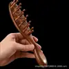 Pente de Massagem Quatro em Um de Sândalo Dourado, Pente de Meridianos, Ferramenta de Raspagem de Cabeça de Sândalo, Ferramenta Multifuncional, Pente de Raspagem para Massagem do Couro Cabeludo