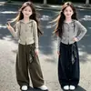 Conjunto de Pantalones Largos de Manga Larga con Dobladillo Curvo para Niñas 2026 Nuevo Estilo Primavera-Otoño Cárdigan Sudadera con Capucha Camiseta Básica Cinta Pantalones Cargo de Pierna Ancha