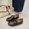 Zapatos Pequeños de Cuero Británicos de Otoño para Mujer con Hebilla Mocasines Retro Versátiles Sin Falda Moda Tacón Oculto 2026