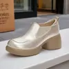 Zapatos Pequeños de Cuero Versátiles de Suela Gruesa para Mujer 2026 Otoño Nuevos Mocasines de Estilo Británico Retro Slip-ons Zapatos de Una Sola Pieza que Aumentan la Altura