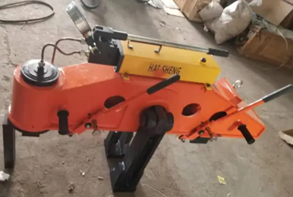 YPG-1000型液压平轨器.png