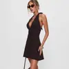 Vestido Curto Sexy Moda Verão Nova Estilo Europeu e Americano Cor Sólida Decote V Franzido Alça no Pescoço Costas Abertas Slim