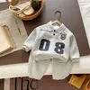 Conjunto de Roupas de Outono para Meninos 2026 Novas Roupas Infantis para Bebês Meninos Primavera e Outono Esportivo Manga Longa Conjunto de Duas Peças Tendência
