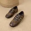 Otoño 2026 Nuevos Zapatos Deportivos Casuales Ligeros Planos de Alto Valor de Estilo Coreano Versátiles para Mujer, Zapatos de Entrenamiento Alemanes, Zapatos Forrest Gump 910