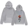 Sudadera con capucha de diseño de marca de moda con estampado de rosa y llama es simple y versátil