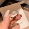 Anillo Abierto Ovalado de Resina con un Diseño Único, Anillo de Dedo Índice Moderno y Elegante, Sensación de Lujo Ligero y Gama Alta, Joyería al por Mayor