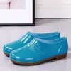 Botas de lluvia, zapatos impermeables, cubrebotas de goma, botas de agua de moda para mujer, duraderas, adecuadas para uso en la cocina, de corte bajo, para el trabajo, antideslizantes, de caña corta, con suela blanda
