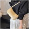 Bolsa Quadrada Pequena de Axila de Alta Qualidade para Mulheres 2025 Nova Primavera Grande Capacidade Feminina Casual Versátil Transversal de Ombro Único