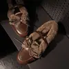 Mocasines Planos de Terciopelo con Lazo para Mujer 2026 Nuevos Zapatos Gruesos Cálidos Peludos de Cuero con Hebilla Zapatos Pequeños de Cuero para Viajar