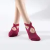 Calcetines de Yoga con Dedos Separados Transfronterizos en Stock, Calcetines Gruesos de Felpa con Protección para el Talón y Correas, Calcetines Antideslizantes para Pilates para Mujer