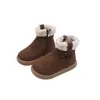 Sapatos de algodão infantis com forro de fleece, espessados, novo estilo inverno 2026, botas de neve quentes para meninas, botas de algodão slip-on, botas resistentes ao frio para o Nordeste da China