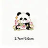 Broche Creativo de Panda Lindo de Dibujos Animados con Flor, Insignia Souvenir Cultural y Turístico para Hombres y Mujeres Estudiantes, Decoración de Bolsa