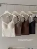 Camisole sem fio, com bojo embutido e decote nas costas para mulheres, adequada para usar como camada externa ou como camada interna, camiseta básica slim fit