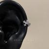 Aretes Colgantes Flor de Lirio Azul para Mujer, Clavos de Hueso de Oreja de Diamante Colorido de Nicho de Alta Gama, Anillos y Aretes de Hueso de Oreja con Diseño Único