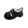 Zapatos peludos zapatos pequeños de cuero mujer primavera otoño zapatos de algodón marrones con terciopelo nuevo estilo estilo británico 2026 mocasines botas de nieve