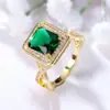Anillo Cuadrado de Zirconia Esmeralda Estilo Lujo Ligero Europeo y Americano Oro Completamente Diamantado Retro Anillo Elegante de Gama Alta Venta al Por Mayor