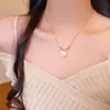 Collar de perlas de temperamento de lujo ligero de alta venta 2025 para mujer, diseño de nicho, cadena de clavícula de alta gama, accesorios versátiles de moda