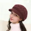 Conjunto de Chapéu Boina Versátil de Cor Sólida para Outono e Inverno, Moda Transfronteiriça, Chapéu de Lã Tricotado Espessado e Forrado com Fleece para Mulheres de Meia-Idade e Idosas