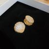 Pendientes de perla asimétrica con cuerno de diamante y aguja de plata, estilo frío, de nicho, ligeros y lujosos, para mujer.