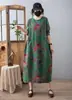 Moda Nueva de Primavera y Otoño Vestido Pulóver Adelgazante Elegante que Reduce la Edad Falda Larga Estampada Artística Retro para Mujer Venta al por Mayor