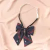 Departamento Japonés Estilo Universitario Estudiante Rayas Rojas Corbata JK Femenina Lazo Perezoso Sin Cuello Accesorios Flor de Cuello