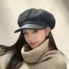 Gorra Octogonal Negra Retro Británica de Retazos de Gamuza para Mujer, Nueva Moda Otoño/Invierno 2026, Gorra de Artista Adelgazante