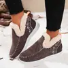 Botas de inverno de algodão transfronteiriças com forro de pelúcia e design espessado, sapatos de algodão femininos de comércio exterior, quentes com acabamento em pele, slip-on de sola reta, à prova de frio, botas curtas da moda