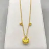 Tienda de oro mismo estilo carácter Fu chapado en oro Gran suerte y prosperidad Frutas abundantes Candado de paz collar Cadena de clavícula versátil de lujo ligero venta al por mayor