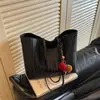 2026 Nova Moda para o Dia a Dia Bolsa de Palha Tecida Grande Capacidade Bolsa Simples para Mulheres Bolsa de Ombro Versátil de Alta Qualidade Tendência