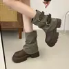 Botas de plataforma para mujer negras con tela plisada y patchwork de cuero, correas con hebillas metálicas, suelas gruesas para altura adicional, antideslizantes, cómodas y de estilo casual.