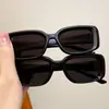 Gafas de Sol Rectangulares Sexy Retro Americanas para Mujer, Gafas de Sol Ins de Marco Pequeño Estrecho de Gama Alta, Hip-Hop Europeo y Americano Negro